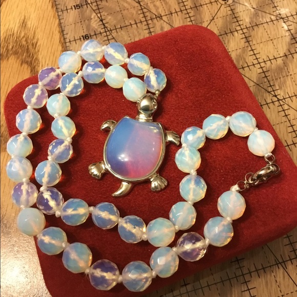 10.  MoonStone Turtle  Beautiful Glowing Necklace Awesome - Picture 6 of 11
